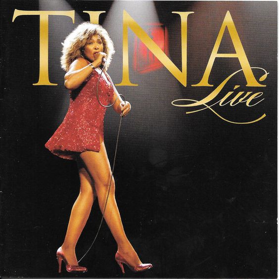 Tina Turner in rochia rosie, la 70 de ani
