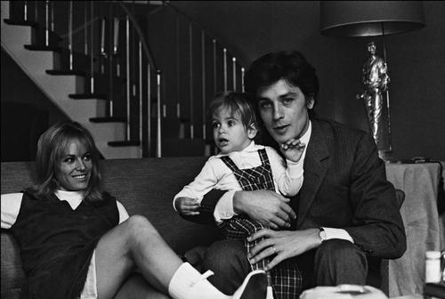 00/00/1966. ALAIN DELON EN FAMILLE CHEZ LUI - Placerile lui Noe